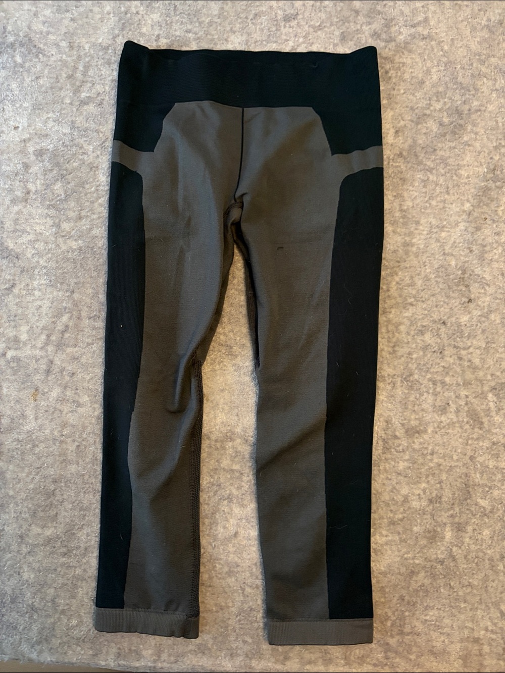 Under Armour Black and Olive Green Two-Tone Leggings